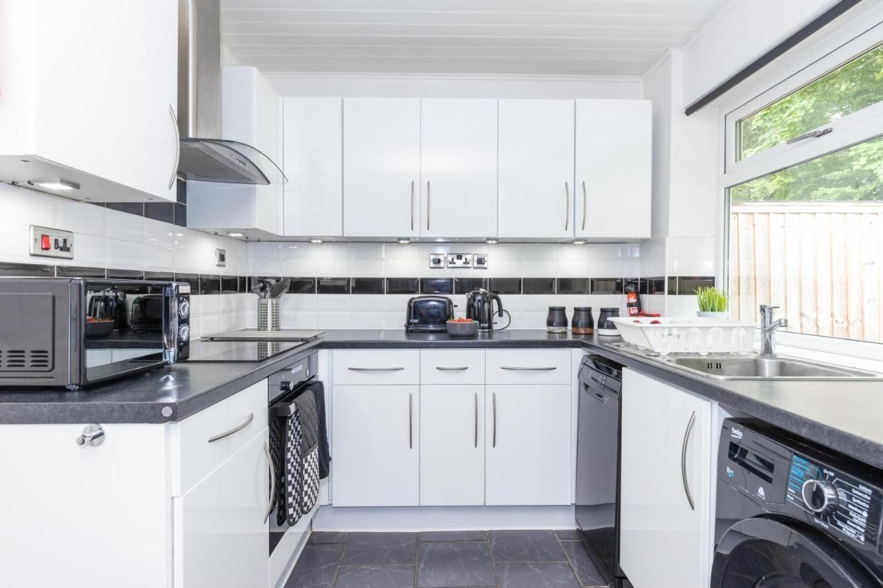 Capri 13 Sa - 3 Bedroom House Close To Loughborough University, Ev Car Facilities, Free Parking, Free Wifi - Ask For Contractor Rates! Exterior foto